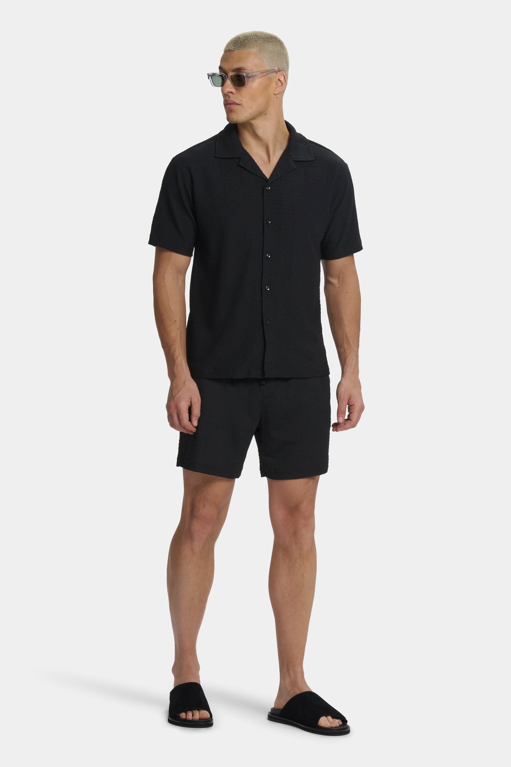 #color_Black;did=19iXyUYgr9pYYgnBnk1_c4vKDnwM0qw9x