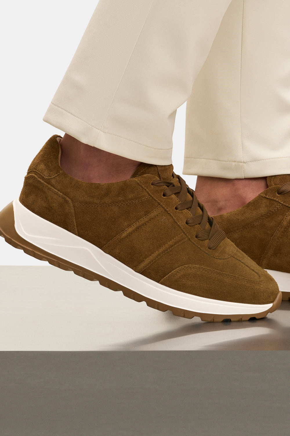 THE CLASSIC SUEDE RUNNER