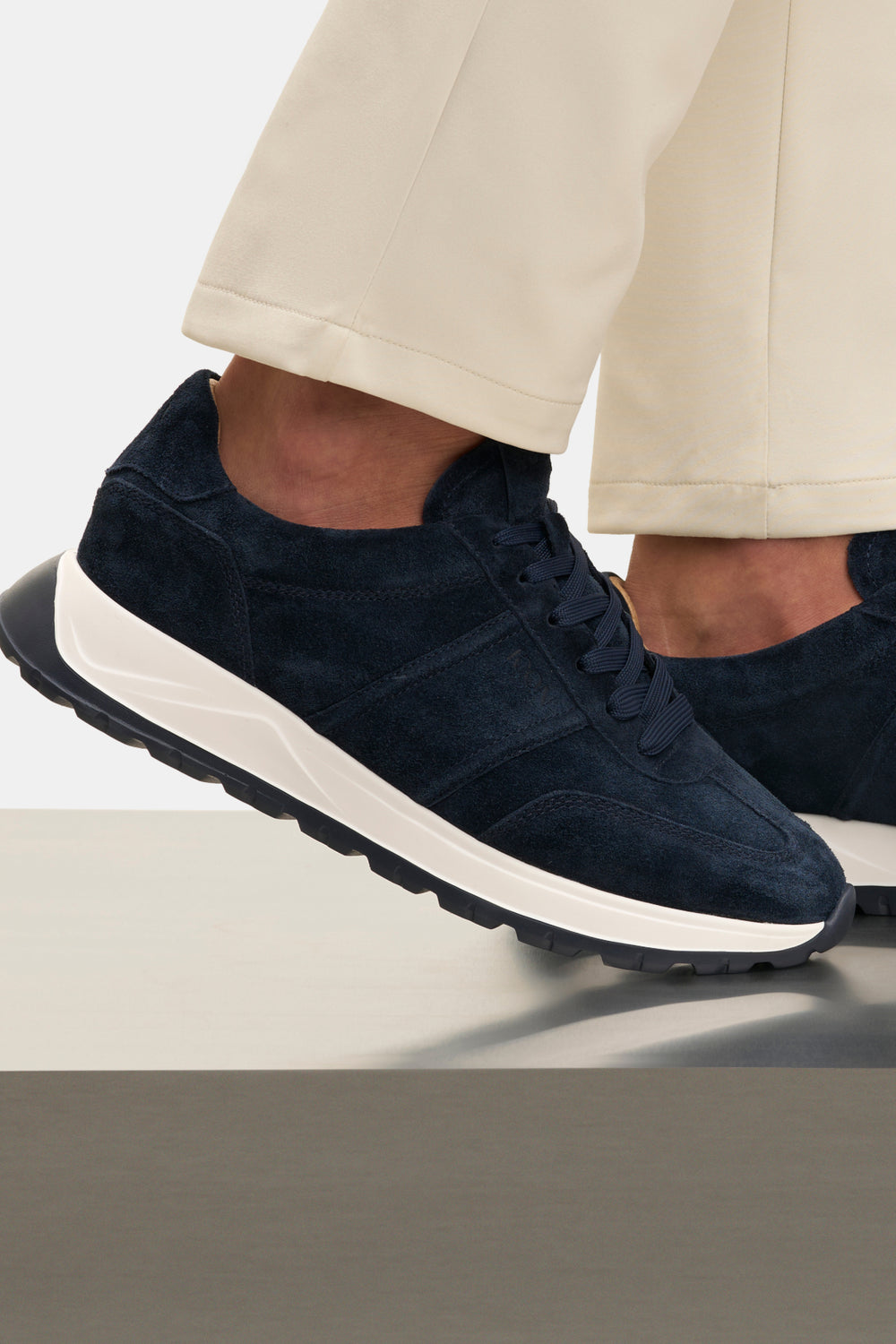 THE CLASSIC SUEDE RUNNER