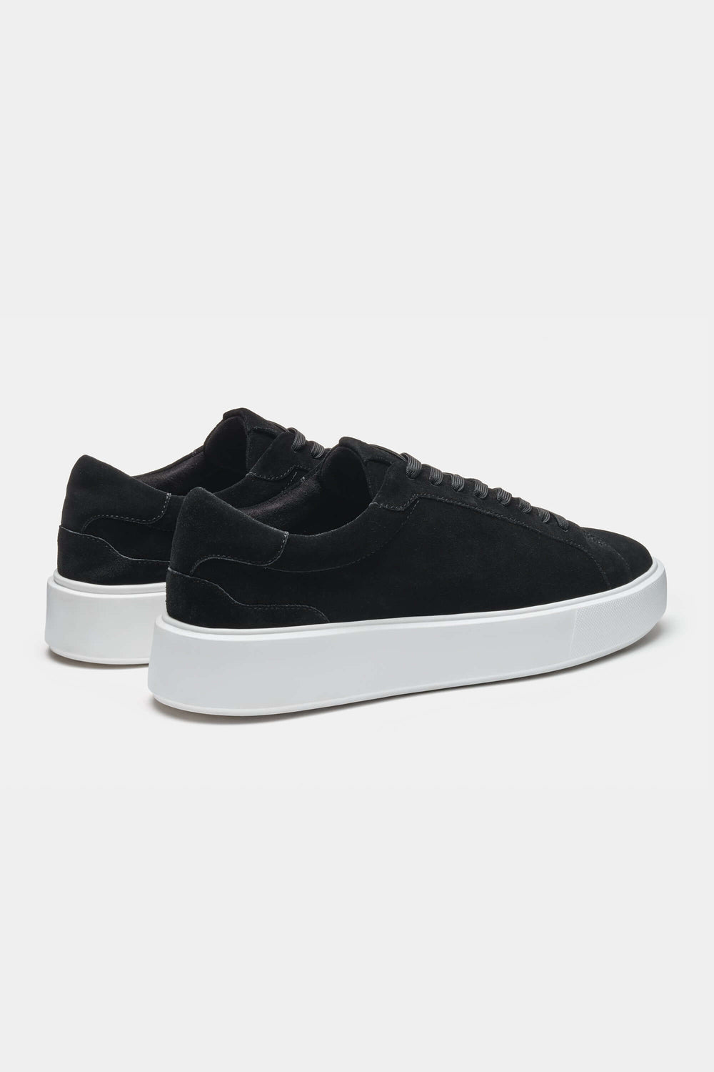 THE CLASSIC SUEDE TRAINER
