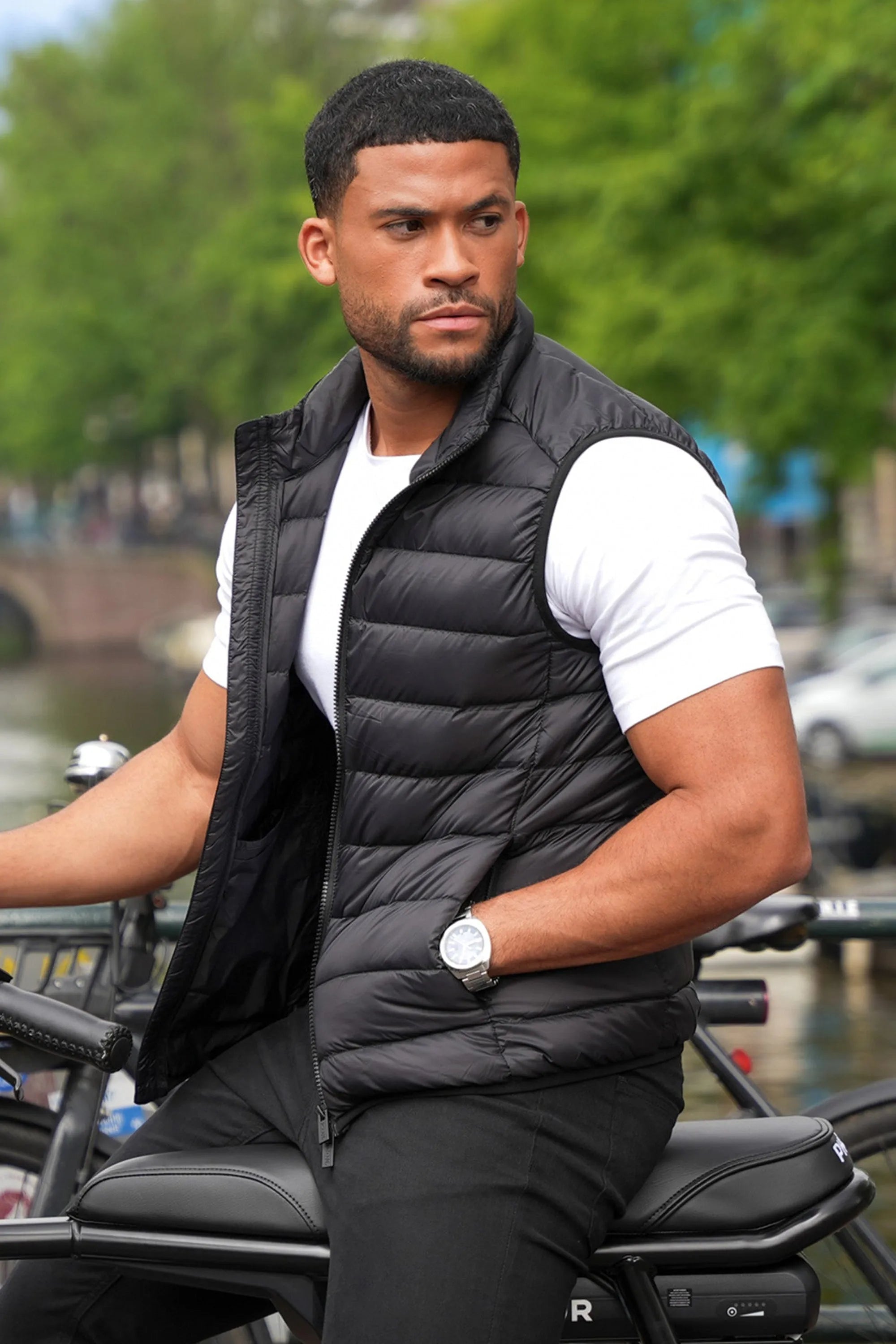 THE VERONA GILET - BLACK - ICON. AMSTERDAM